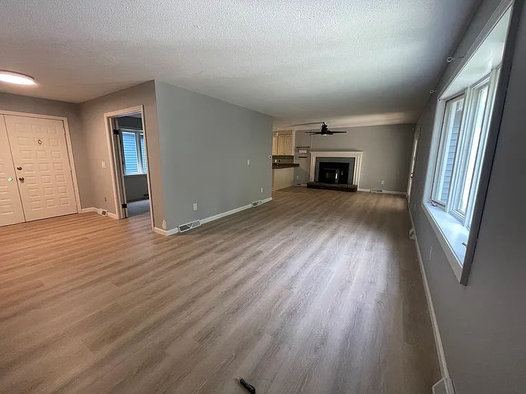 20 King James Dr — Photo 7