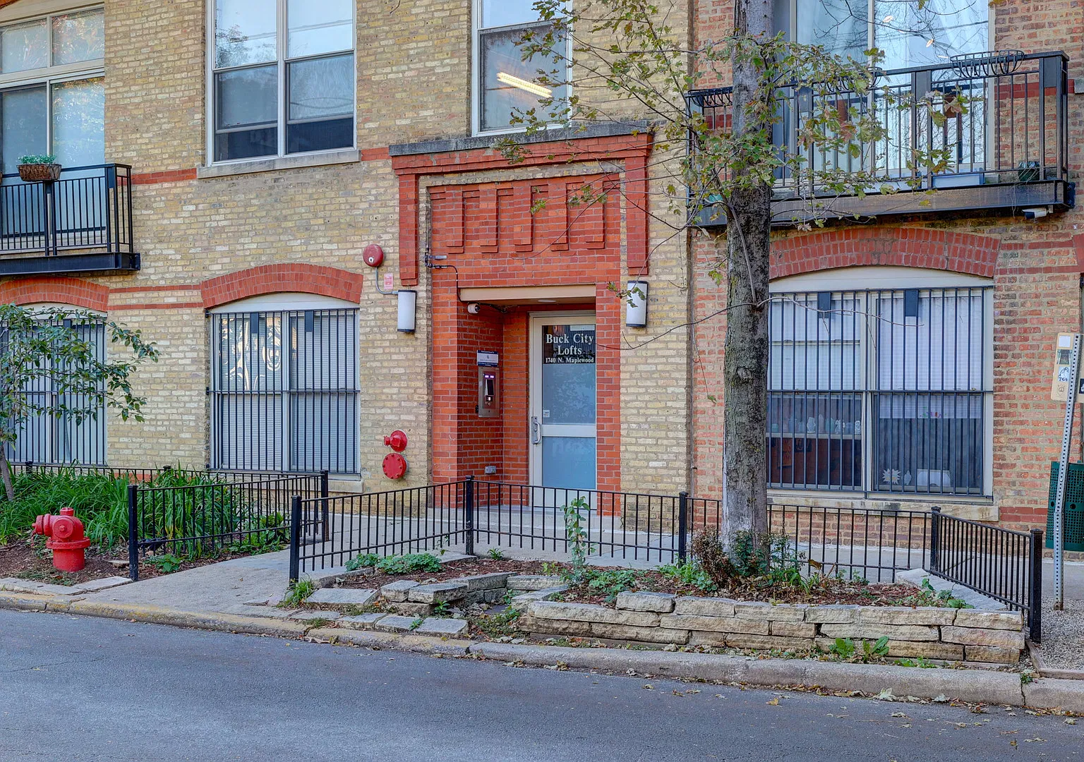 2 bed, $2,900 — Photo 1