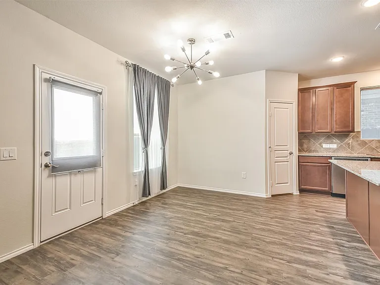 5047 Royal Amber Ln — Photo 16