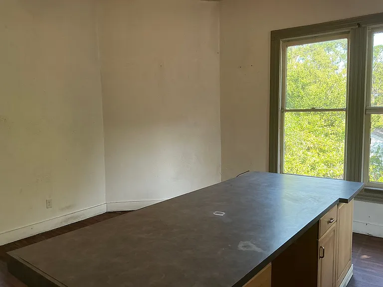 415 Dewey St #4 — Photo 3
