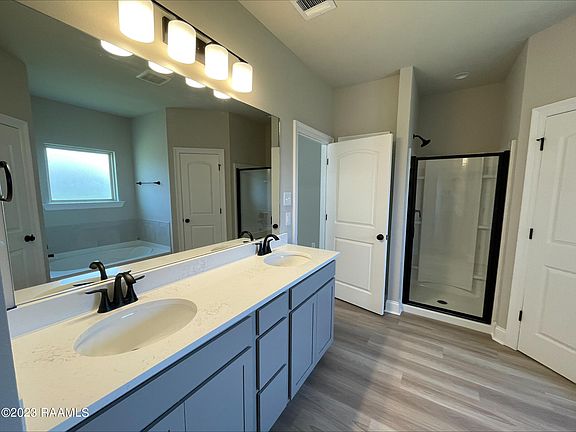 5th image of 120 Aubergine Ln