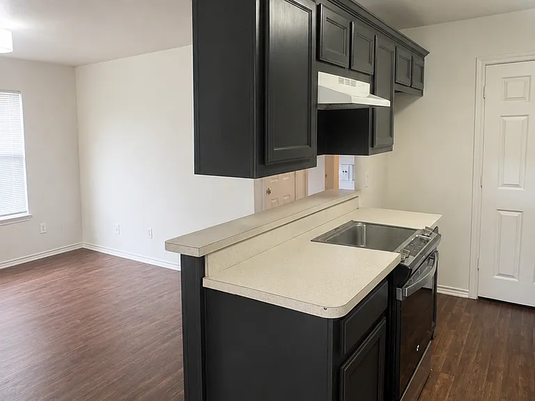1561 Greenwood Rd #103 — Photo 6