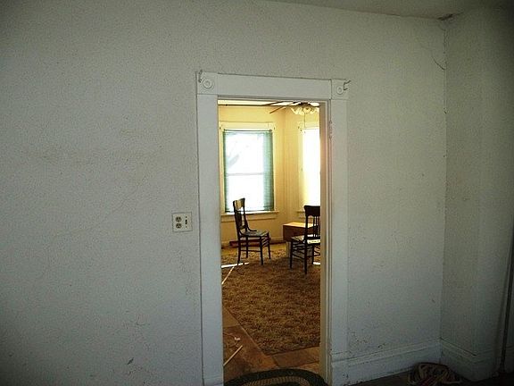 5th image of 411 S Lincoln St