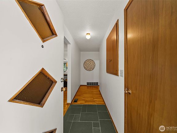 2nd image of 6809 S Sheridan Avenue