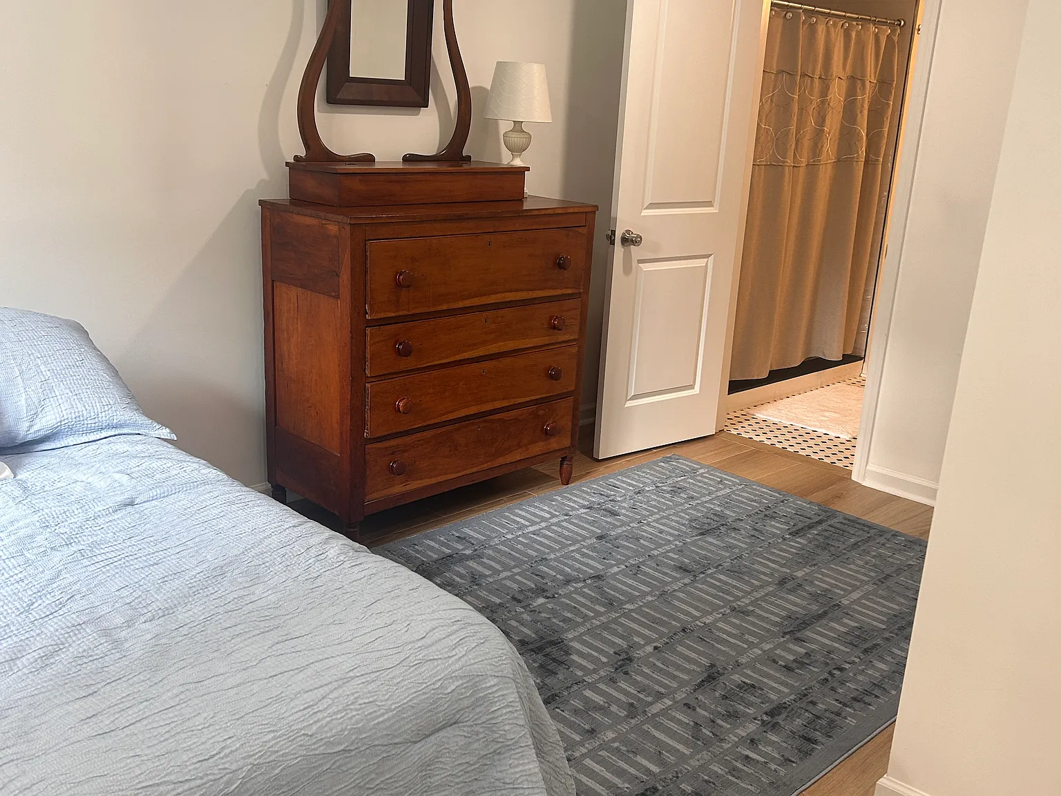 1 bed, 850 sqft, $1,350 — Photo 4