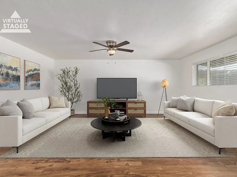 Palm View Manor — Photo 11