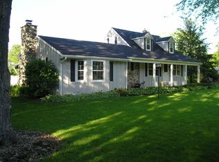 16560 Hillsdale Dr, Brookfield, WI 53005