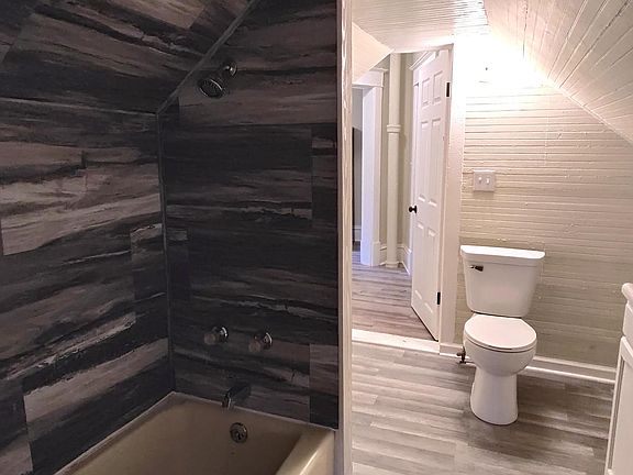 5th image of 1133 Lincoln Ave NW APT 2