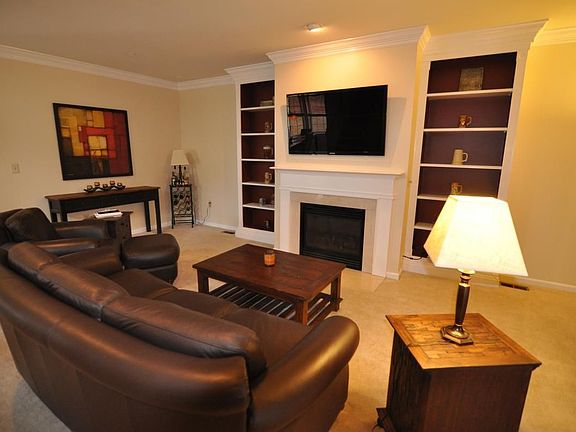 Cutom Built In Book Shelves