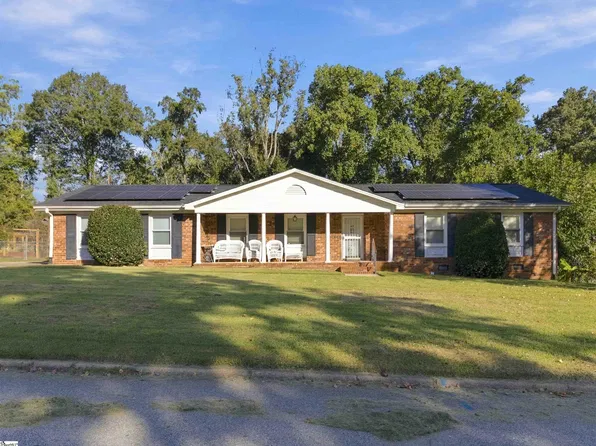 109 Woodcliff Ct, Simpsonville, SC 29681