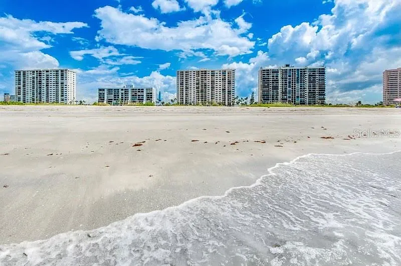1 bed, 1.5 bath, 900 sqft, $2,950 — Photo 3