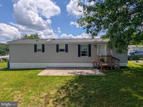 210 Chestnut St, New Paris, PA 15554