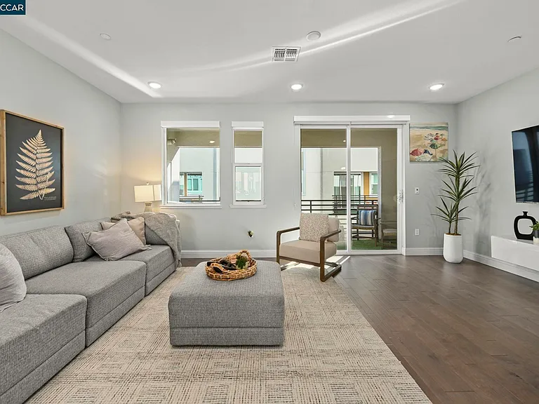 3923 Meridian St — Photo 10