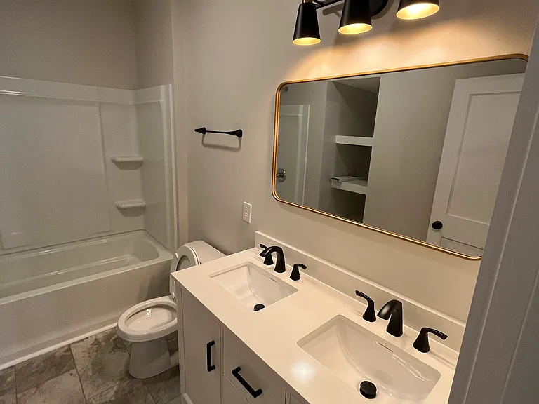 421 N Lafayette Ave — Photo 20