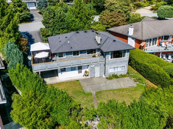 403 Newdale Ct, North Vancouver, BC V7N 3H3