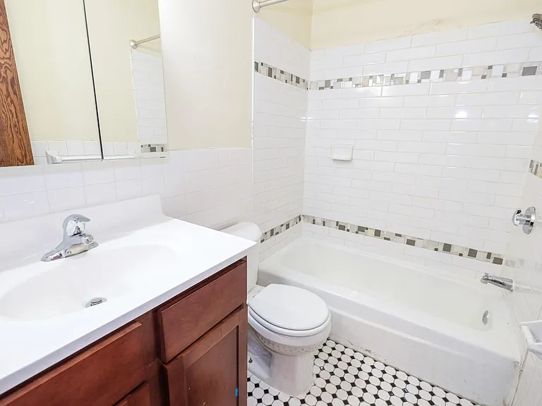 Cedar Avenue Apartments — Photo 43