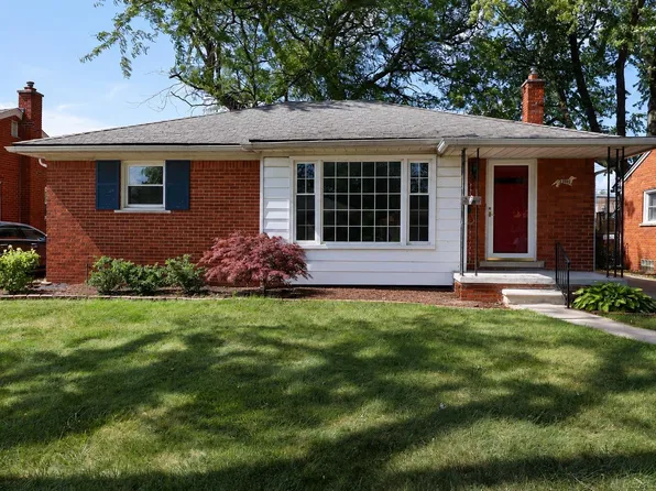 21101 Yale St, Saint Clair Shores, MI 48081
