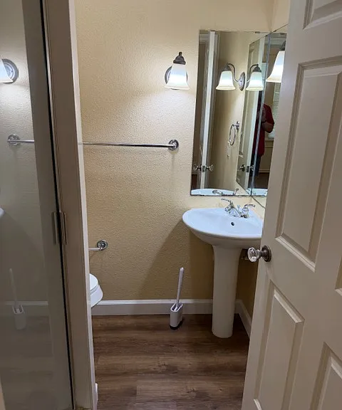 210 W North St #210 — Photo 7
