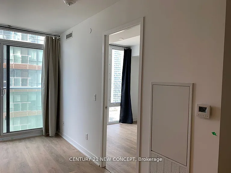 501 Yonge St #1603 — Photo 7