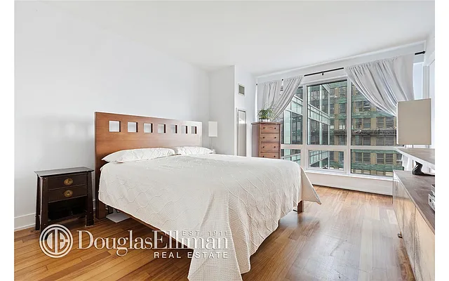 Sold by Douglas Elliman | media 16