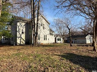 510 W 3rd St, Delavan, IL 61734