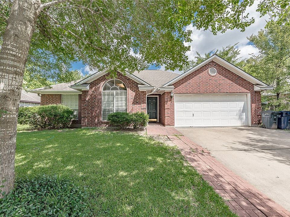 1st image of 1107 Bayou Woods Dr