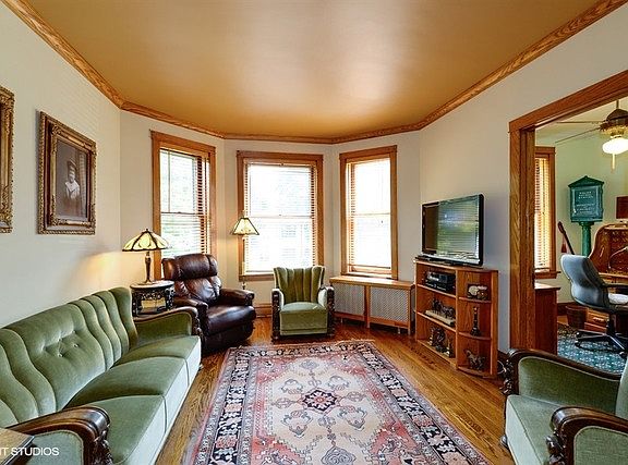 3rd image of 3614 N Keeler Ave