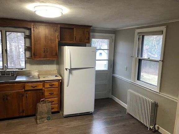 4th image of 1137 Main St Floor 1