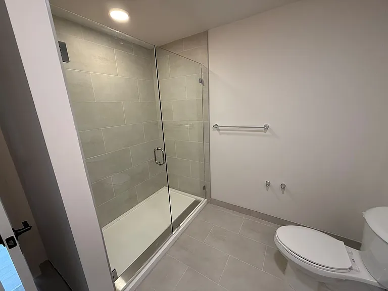 Bay Pointe Apartments — Photo 44