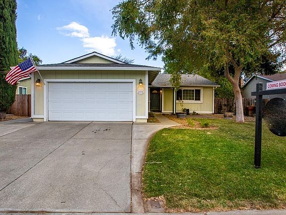 1939 Tanglewood Ln Vacaville Ca 95687 Mls 22027335 Zillow