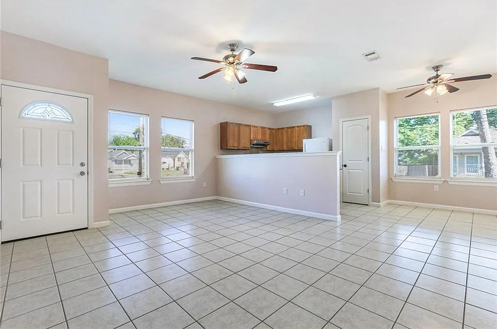 3 bed, 1340 sqft, $1,795 — Photo 3