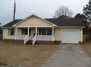 2970 Peacock St, Hope Mills, NC 28348