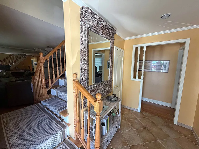 415 N Harvard Ave — Photo 3