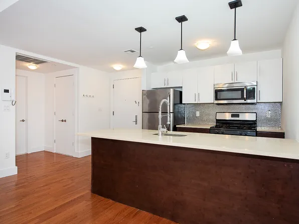80 Meserole St, Brooklyn, NY