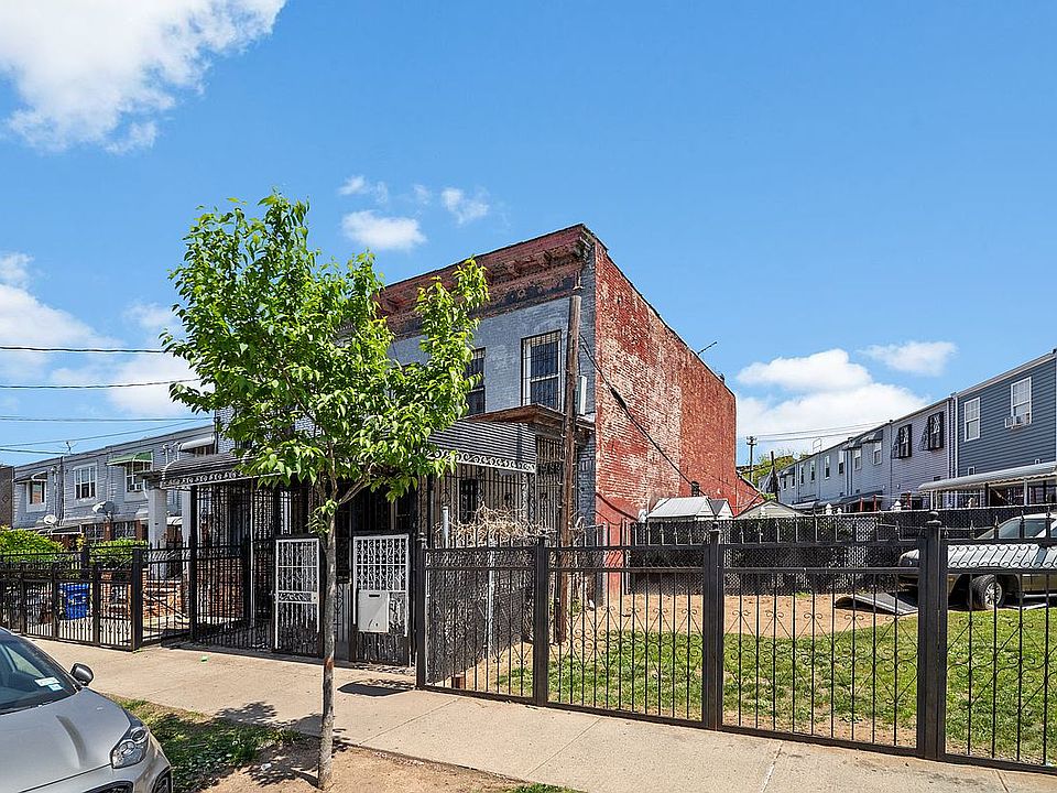 2nd image of 589 Hinsdale St