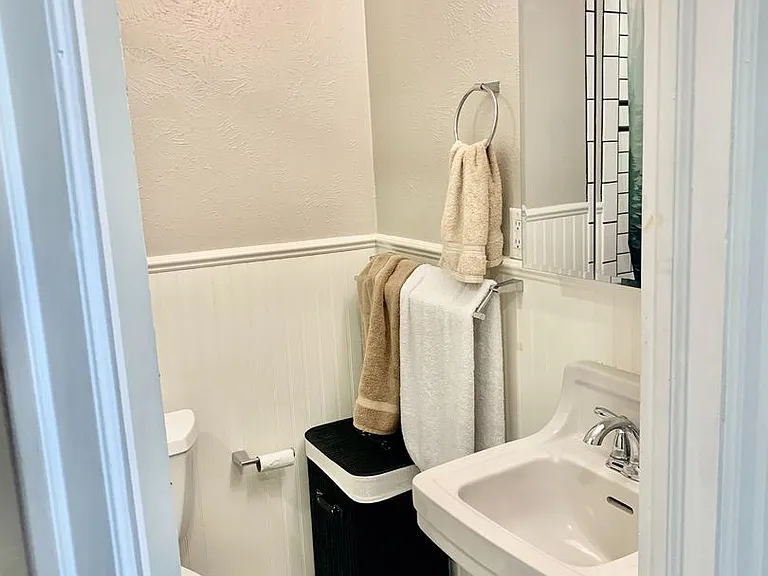 534 E Front St — Photo 17