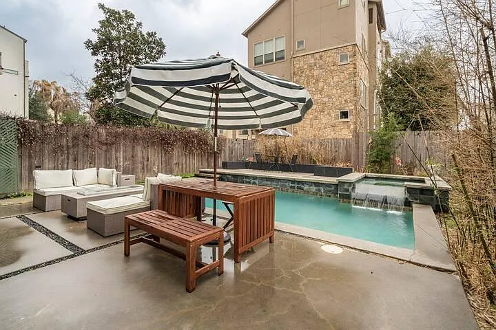 5202 Rose St — Photo 37