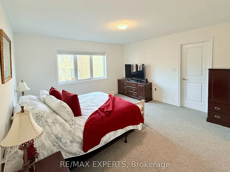 2229 Grainger Loop — Photo 16