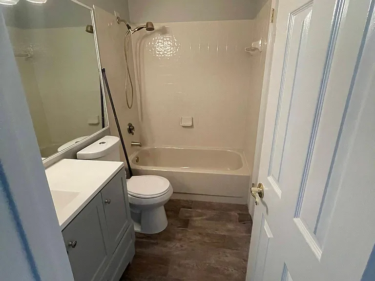 937 Birmingham Ct #105 — Photo 11