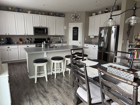kitchen/dining