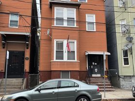 130 Saratoga St, Boston, MA