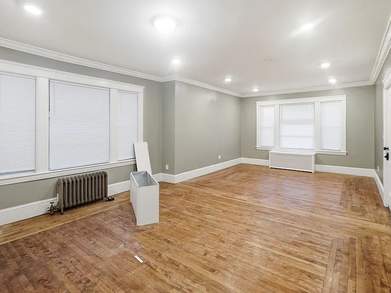 131 Providence St — Photo 14