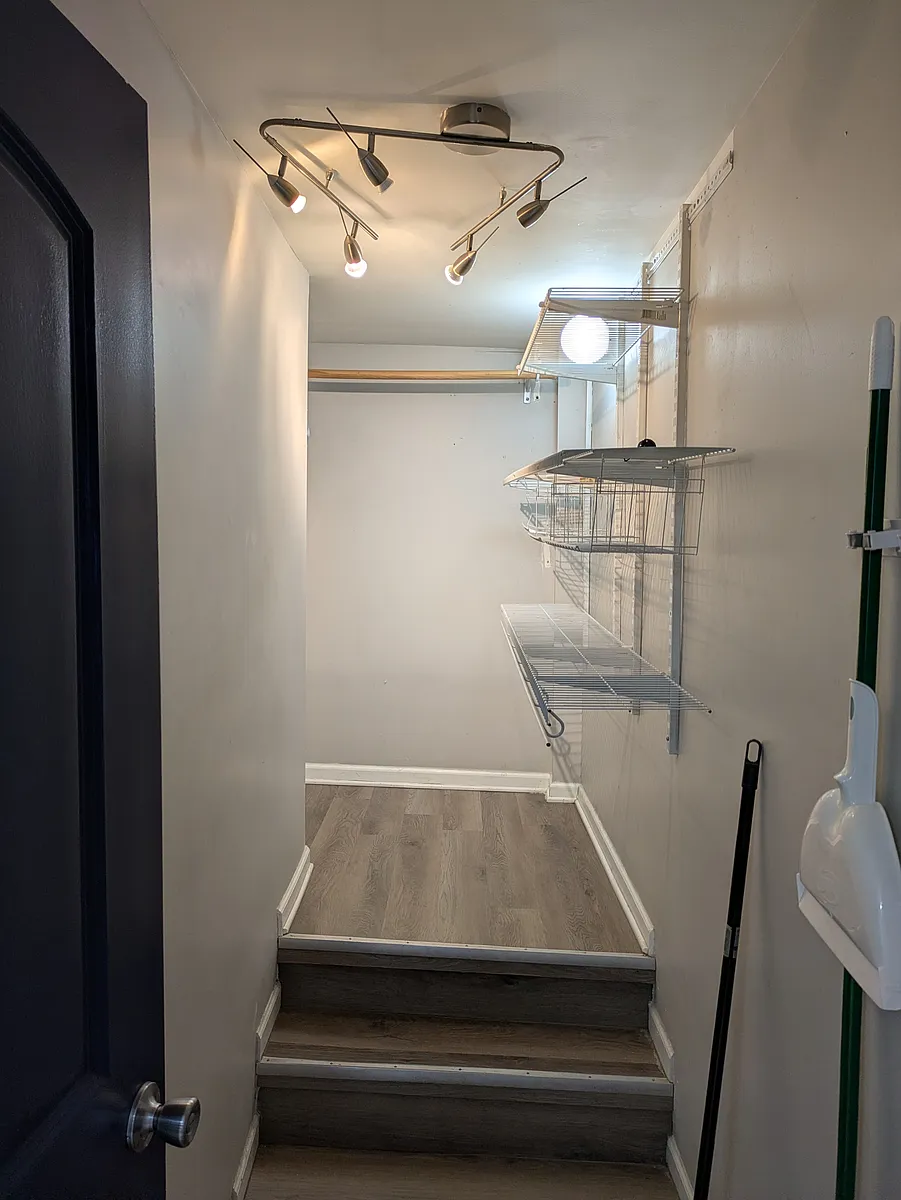 Building Photo - 149 S 14th Ave #2R
