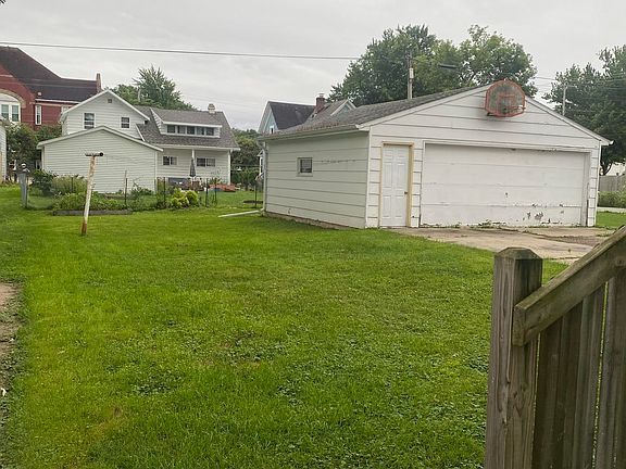 4th image of 823 W Oklahoma St