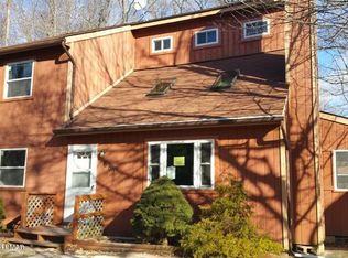 7465 Leila Ct, Tobyhanna, PA