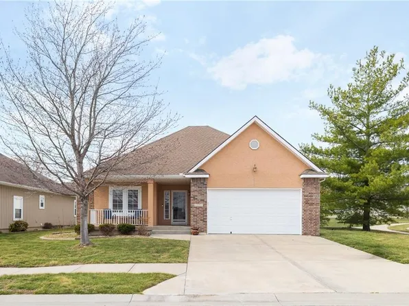 4756 SW Leafwing Dr, Lees Summit, MO 64082