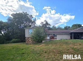 16514 E Fairfield Rd, Mount Vernon, IL 62864