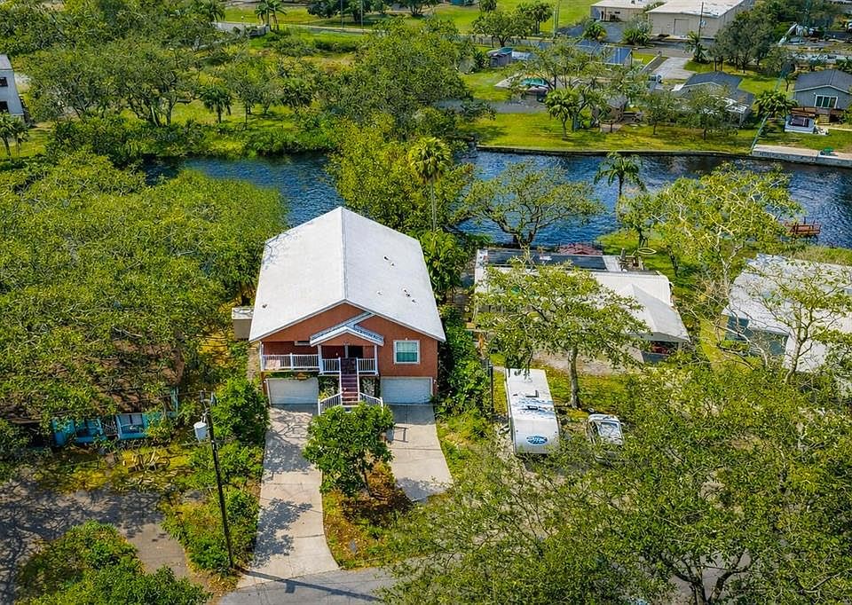 1st image of 5827 Rio Dr