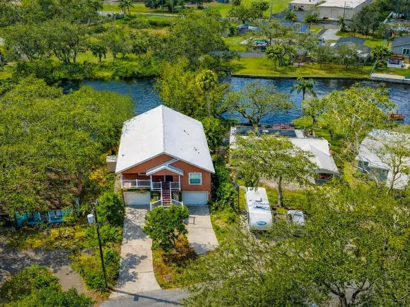 5827 Rio Dr, New Port Richey, FL 34652