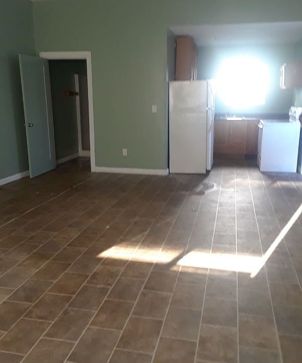 1st image of 405 Admiral St #1